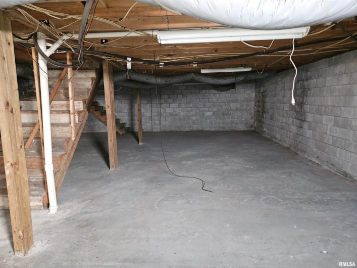 196 APPLE Lane, Carbondale, Illinois 62901, 4 Bedrooms Bedrooms, 0 ,2 BathroomsBathrooms,Residential,For Sale,APPLE,0,RMAEB457071