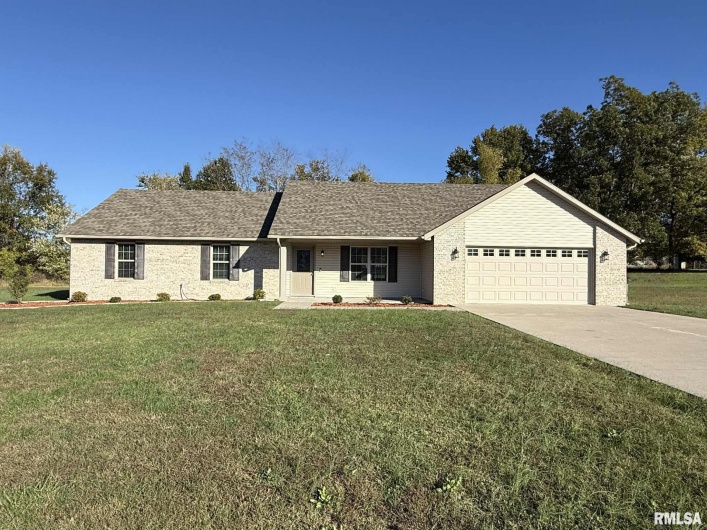 12301 Blue Sky Drive, Marion, Illinois 62959, 3 Bedrooms Bedrooms, 0 ,2 BathroomsBathrooms,Residential,For Sale,Blue Sky,0,RMAQC4268902