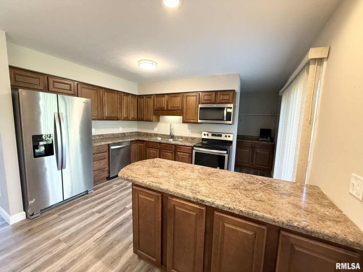 12301 Blue Sky Drive, Marion, Illinois 62959, 3 Bedrooms Bedrooms, 0 ,2 BathroomsBathrooms,Residential,For Sale,Blue Sky,0,RMAQC4268902