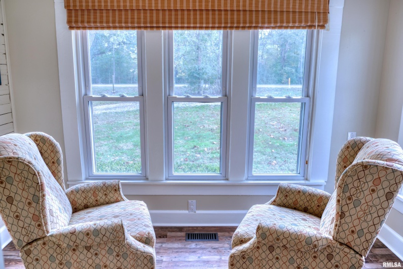 6873 Old Highway 13 Highway, Carbondale, Illinois 62901, 4 Bedrooms Bedrooms, 0 ,2 BathroomsBathrooms,Residential,For Sale,Old Highway 13,0,RMAEB460318