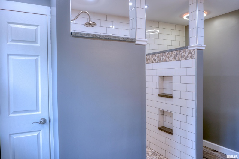 6873 Old Highway 13 Highway, Carbondale, Illinois 62901, 4 Bedrooms Bedrooms, 0 ,2 BathroomsBathrooms,Residential,For Sale,Old Highway 13,0,RMAEB460318