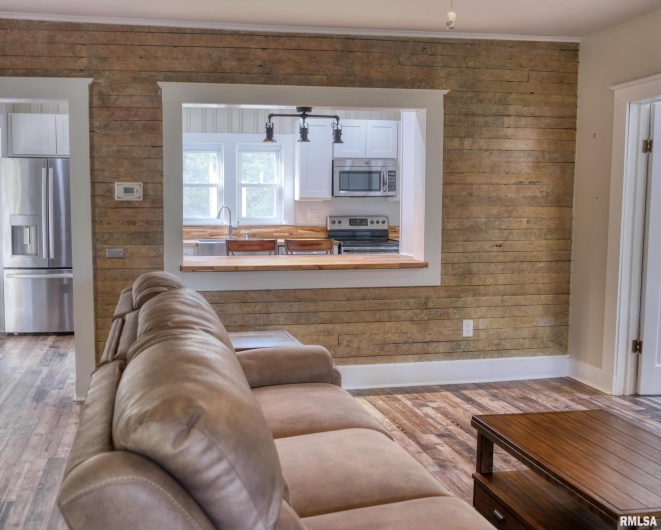 6873 Old Highway 13 Highway, Carbondale, Illinois 62901, 4 Bedrooms Bedrooms, 0 ,2 BathroomsBathrooms,Residential,For Sale,Old Highway 13,0,RMAEB460318