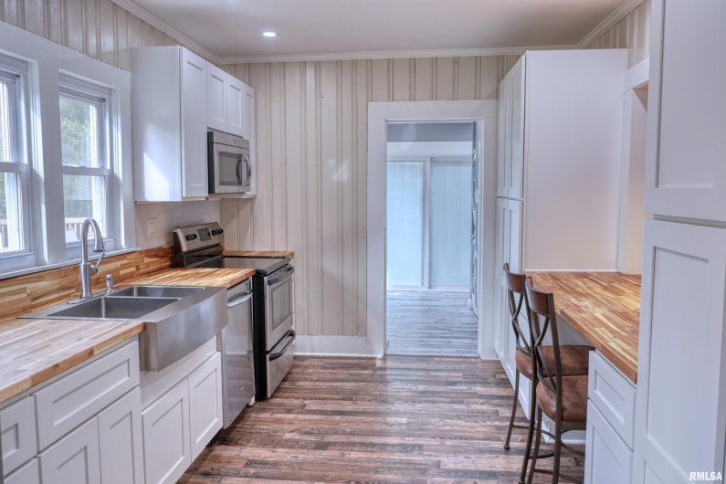 6873 Old Highway 13 Highway, Carbondale, Illinois 62901, 4 Bedrooms Bedrooms, 0 ,2 BathroomsBathrooms,Residential,For Sale,Old Highway 13,0,RMAEB460318