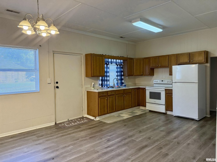 1103 BOULEVARD Street, Marion, Illinois 62959, 0 , 0 ,0,Residential Income,For Sale,BOULEVARD,0,RMAEB460319