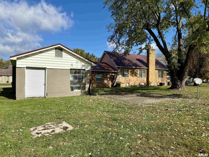 1103 BOULEVARD Street, Marion, Illinois 62959, 0 , 0 ,0,Residential Income,For Sale,BOULEVARD,0,RMAEB460319