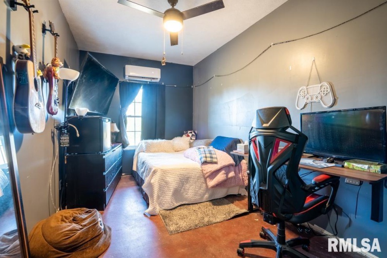 13261 CASEY Road, Marion, Illinois 62959, 3 Bedrooms Bedrooms, 0 ,2 BathroomsBathrooms,Residential,For Sale,CASEY,0,RMAQC4268911