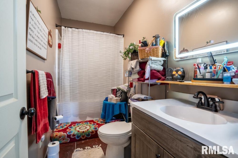 13261 CASEY Road, Marion, Illinois 62959, 3 Bedrooms Bedrooms, 0 ,2 BathroomsBathrooms,Residential,For Sale,CASEY,0,RMAQC4268911