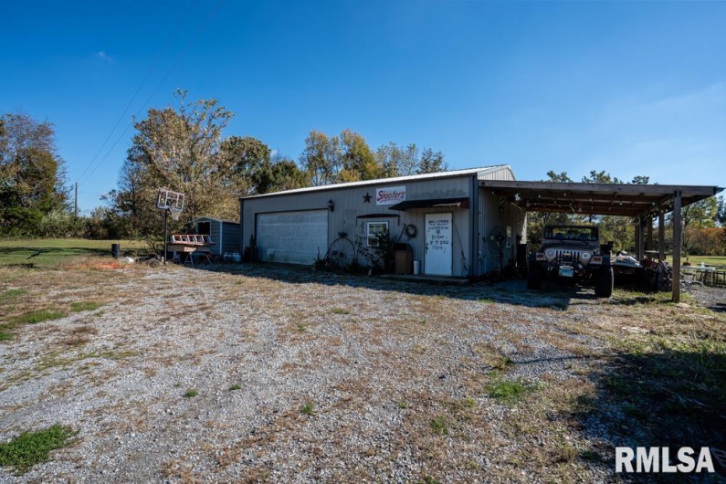 13261 CASEY Road, Marion, Illinois 62959, 3 Bedrooms Bedrooms, 0 ,2 BathroomsBathrooms,Residential,For Sale,CASEY,0,RMAQC4268911