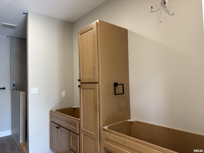 12570 Hudgens Road, Marion, Illinois 62959, 3 Bedrooms Bedrooms, 0 ,2 BathroomsBathrooms,Residential,For Sale,Hudgens,0,RMAEB460321