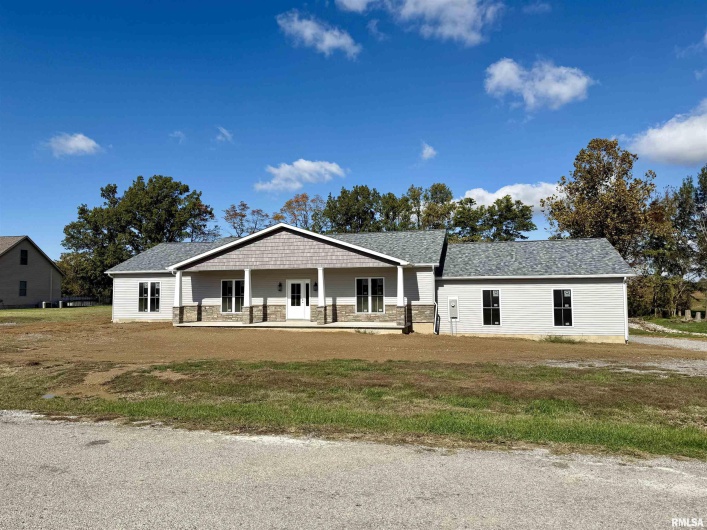 12570 Hudgens Road, Marion, Illinois 62959, 3 Bedrooms Bedrooms, 0 ,2 BathroomsBathrooms,Residential,For Sale,Hudgens,0,RMAEB460321