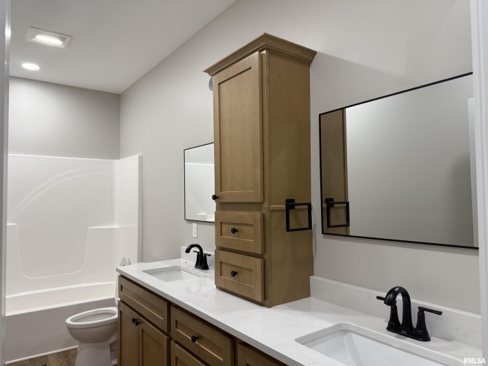 12570 Hudgens Road, Marion, Illinois 62959, 3 Bedrooms Bedrooms, 0 ,2 BathroomsBathrooms,Residential,For Sale,Hudgens,0,RMAEB460321