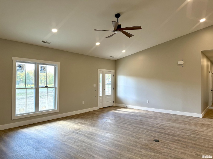 12570 Hudgens Road, Marion, Illinois 62959, 3 Bedrooms Bedrooms, 0 ,2 BathroomsBathrooms,Residential,For Sale,Hudgens,0,RMAEB460321