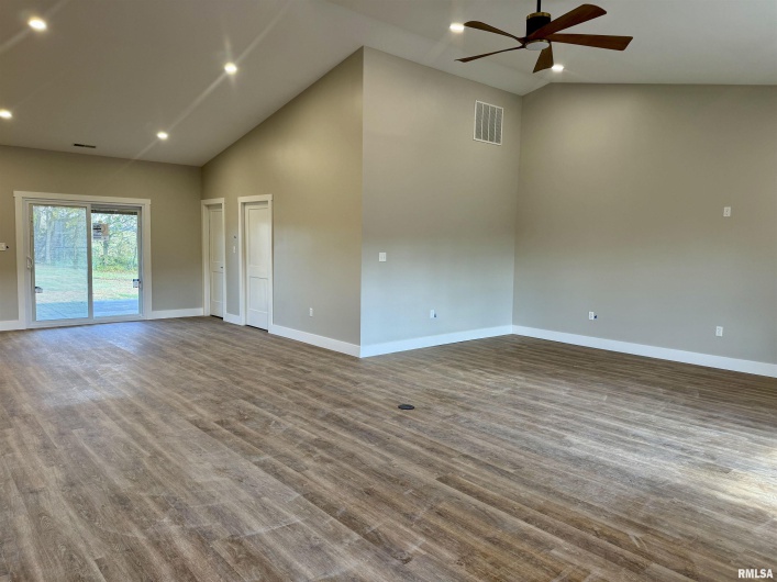 12570 Hudgens Road, Marion, Illinois 62959, 3 Bedrooms Bedrooms, 0 ,2 BathroomsBathrooms,Residential,For Sale,Hudgens,0,RMAEB460321