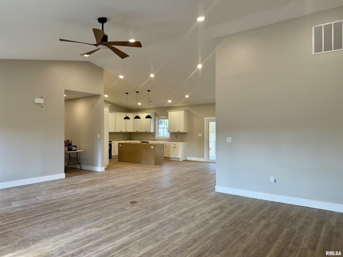 12570 Hudgens Road, Marion, Illinois 62959, 3 Bedrooms Bedrooms, 0 ,2 BathroomsBathrooms,Residential,For Sale,Hudgens,0,RMAEB460321