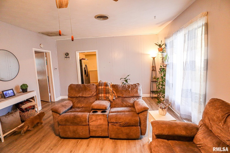 806 BOULEVARD Street, Marion, Illinois 62959, 3 Bedrooms Bedrooms, 0 ,2 BathroomsBathrooms,Residential,For Sale,BOULEVARD,0,RMAQC4268915