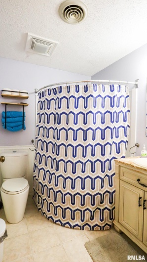 806 BOULEVARD Street, Marion, Illinois 62959, 3 Bedrooms Bedrooms, 0 ,2 BathroomsBathrooms,Residential,For Sale,BOULEVARD,0,RMAQC4268915