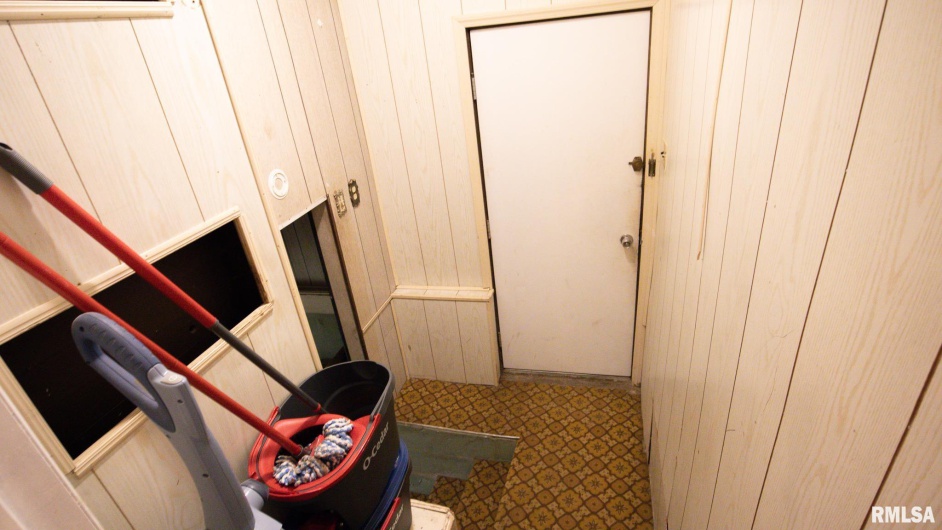 806 BOULEVARD Street, Marion, Illinois 62959, 3 Bedrooms Bedrooms, 0 ,2 BathroomsBathrooms,Residential,For Sale,BOULEVARD,0,RMAQC4268915