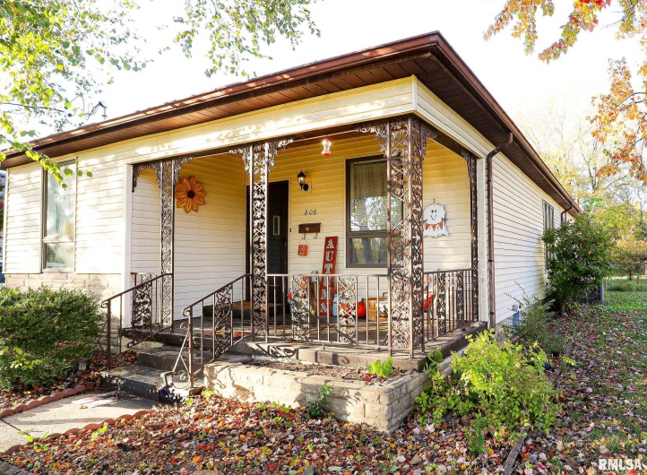 806 BOULEVARD Street, Marion, Illinois 62959, 3 Bedrooms Bedrooms, 0 ,2 BathroomsBathrooms,Residential,For Sale,BOULEVARD,0,RMAQC4268915
