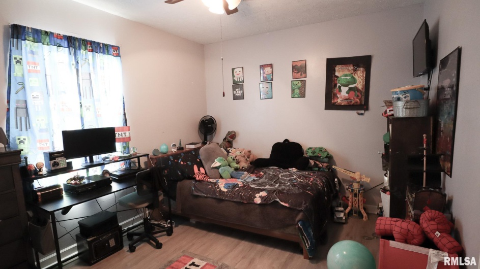 806 BOULEVARD Street, Marion, Illinois 62959, 3 Bedrooms Bedrooms, 0 ,2 BathroomsBathrooms,Residential,For Sale,BOULEVARD,0,RMAQC4268915