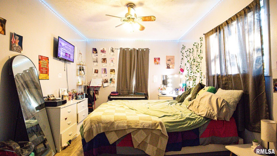 806 BOULEVARD Street, Marion, Illinois 62959, 3 Bedrooms Bedrooms, 0 ,2 BathroomsBathrooms,Residential,For Sale,BOULEVARD,0,RMAQC4268915