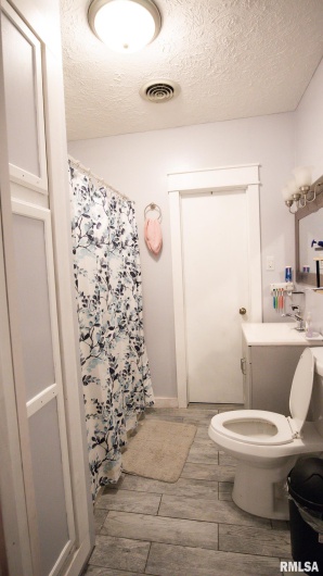 806 BOULEVARD Street, Marion, Illinois 62959, 3 Bedrooms Bedrooms, 0 ,2 BathroomsBathrooms,Residential,For Sale,BOULEVARD,0,RMAQC4268915