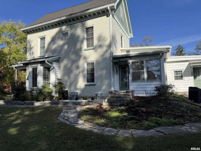 406 MAIN Street, Jonesboro, Illinois 62952-0000, 3 Bedrooms Bedrooms, 0 ,2 BathroomsBathrooms,Residential,For Sale,MAIN,0,RMAEB460322