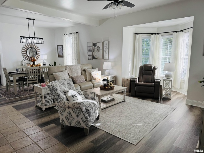 406 MAIN Street, Jonesboro, Illinois 62952-0000, 3 Bedrooms Bedrooms, 0 ,2 BathroomsBathrooms,Residential,For Sale,MAIN,0,RMAEB460322