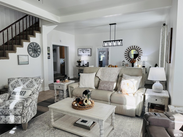 406 MAIN Street, Jonesboro, Illinois 62952-0000, 3 Bedrooms Bedrooms, 0 ,2 BathroomsBathrooms,Residential,For Sale,MAIN,0,RMAEB460322