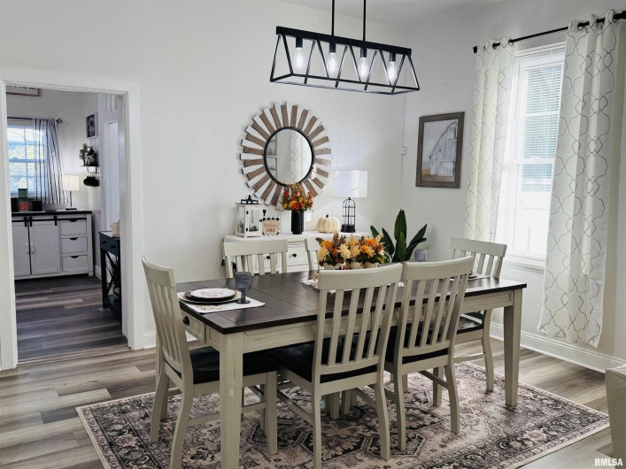 406 MAIN Street, Jonesboro, Illinois 62952-0000, 3 Bedrooms Bedrooms, 0 ,2 BathroomsBathrooms,Residential,For Sale,MAIN,0,RMAEB460322