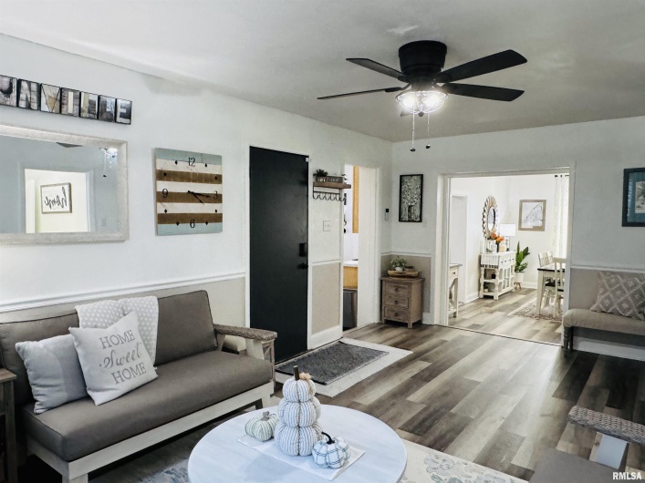 406 MAIN Street, Jonesboro, Illinois 62952-0000, 3 Bedrooms Bedrooms, 0 ,2 BathroomsBathrooms,Residential,For Sale,MAIN,0,RMAEB460322