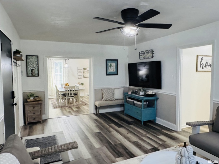 406 MAIN Street, Jonesboro, Illinois 62952-0000, 3 Bedrooms Bedrooms, 0 ,2 BathroomsBathrooms,Residential,For Sale,MAIN,0,RMAEB460322