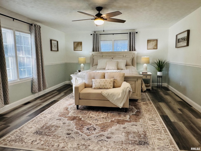 406 MAIN Street, Jonesboro, Illinois 62952-0000, 3 Bedrooms Bedrooms, 0 ,2 BathroomsBathrooms,Residential,For Sale,MAIN,0,RMAEB460322