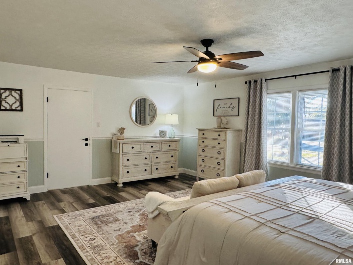 406 MAIN Street, Jonesboro, Illinois 62952-0000, 3 Bedrooms Bedrooms, 0 ,2 BathroomsBathrooms,Residential,For Sale,MAIN,0,RMAEB460322