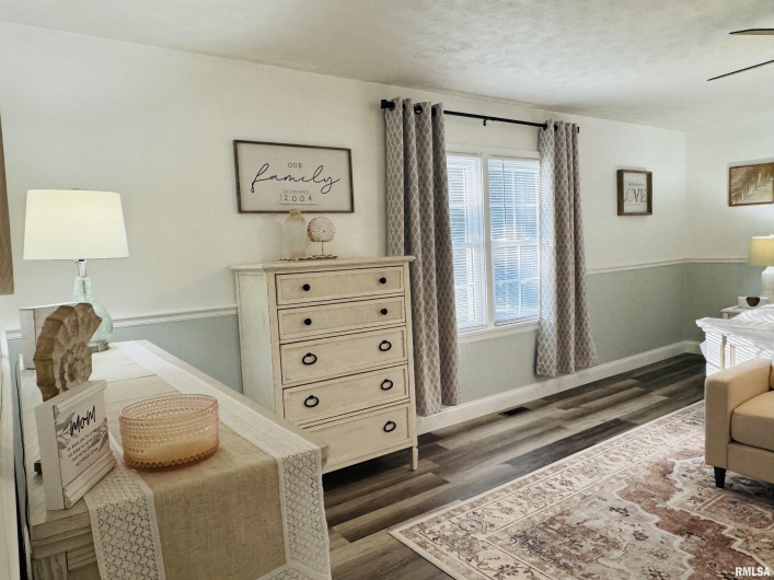 406 MAIN Street, Jonesboro, Illinois 62952-0000, 3 Bedrooms Bedrooms, 0 ,2 BathroomsBathrooms,Residential,For Sale,MAIN,0,RMAEB460322