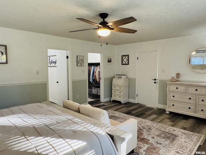 406 MAIN Street, Jonesboro, Illinois 62952-0000, 3 Bedrooms Bedrooms, 0 ,2 BathroomsBathrooms,Residential,For Sale,MAIN,0,RMAEB460322