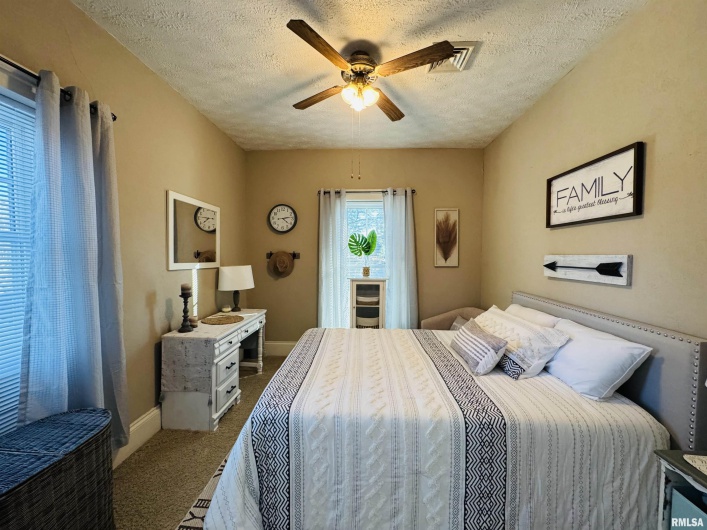 406 MAIN Street, Jonesboro, Illinois 62952-0000, 3 Bedrooms Bedrooms, 0 ,2 BathroomsBathrooms,Residential,For Sale,MAIN,0,RMAEB460322