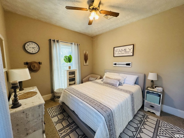 406 MAIN Street, Jonesboro, Illinois 62952-0000, 3 Bedrooms Bedrooms, 0 ,2 BathroomsBathrooms,Residential,For Sale,MAIN,0,RMAEB460322