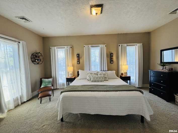 406 MAIN Street, Jonesboro, Illinois 62952-0000, 3 Bedrooms Bedrooms, 0 ,2 BathroomsBathrooms,Residential,For Sale,MAIN,0,RMAEB460322