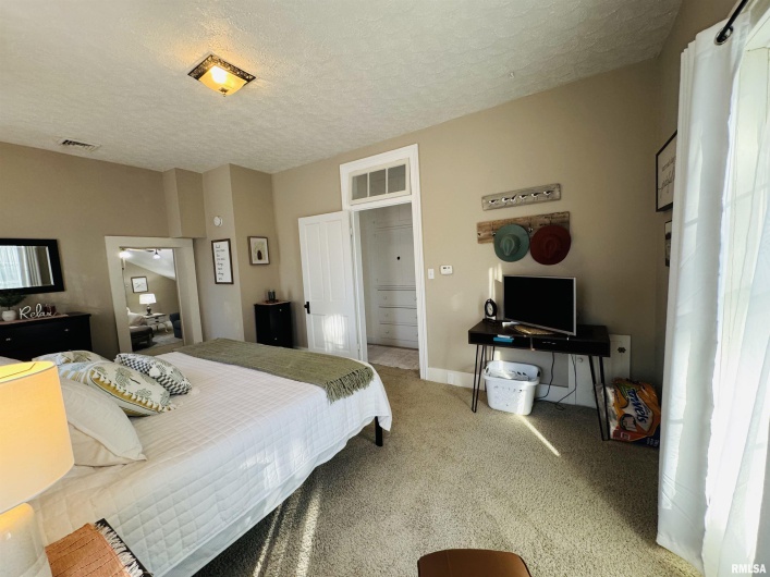 406 MAIN Street, Jonesboro, Illinois 62952-0000, 3 Bedrooms Bedrooms, 0 ,2 BathroomsBathrooms,Residential,For Sale,MAIN,0,RMAEB460322