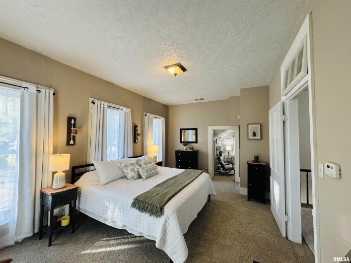 406 MAIN Street, Jonesboro, Illinois 62952-0000, 3 Bedrooms Bedrooms, 0 ,2 BathroomsBathrooms,Residential,For Sale,MAIN,0,RMAEB460322