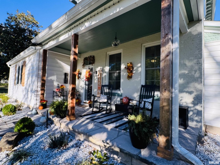 406 MAIN Street, Jonesboro, Illinois 62952-0000, 3 Bedrooms Bedrooms, 0 ,2 BathroomsBathrooms,Residential,For Sale,MAIN,0,RMAEB460322