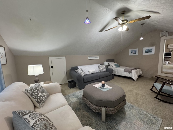 406 MAIN Street, Jonesboro, Illinois 62952-0000, 3 Bedrooms Bedrooms, 0 ,2 BathroomsBathrooms,Residential,For Sale,MAIN,0,RMAEB460322