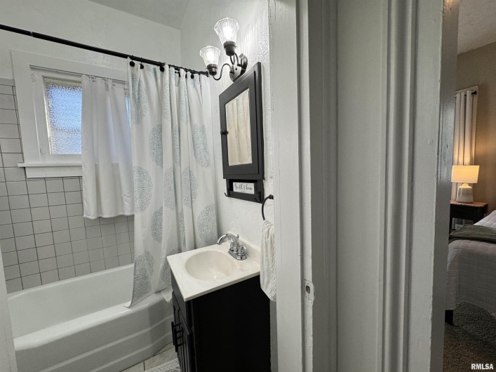 406 MAIN Street, Jonesboro, Illinois 62952-0000, 3 Bedrooms Bedrooms, 0 ,2 BathroomsBathrooms,Residential,For Sale,MAIN,0,RMAEB460322