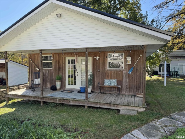 406 MAIN Street, Jonesboro, Illinois 62952-0000, 3 Bedrooms Bedrooms, 0 ,2 BathroomsBathrooms,Residential,For Sale,MAIN,0,RMAEB460322