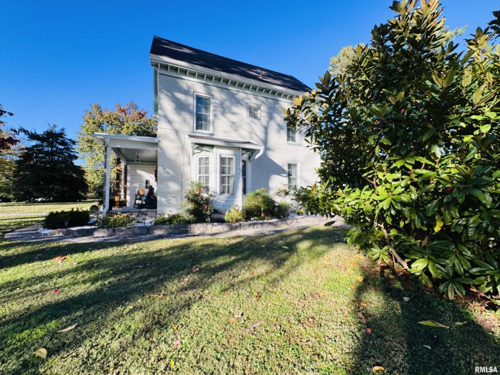 406 MAIN Street, Jonesboro, Illinois 62952-0000, 3 Bedrooms Bedrooms, 0 ,2 BathroomsBathrooms,Residential,For Sale,MAIN,0,RMAEB460322