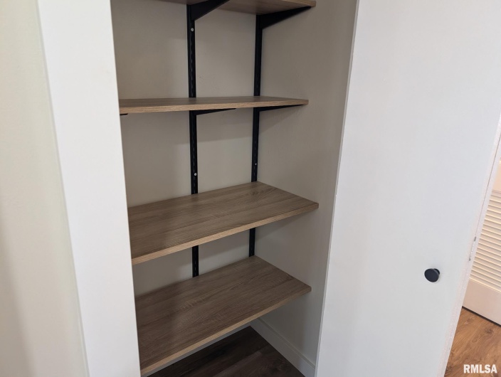 515 6TH Street, Elkville, Illinois 62932, 2 Bedrooms Bedrooms, 0 ,1 BathroomBathrooms,Residential,For Sale,6TH,0,RMAEB459729