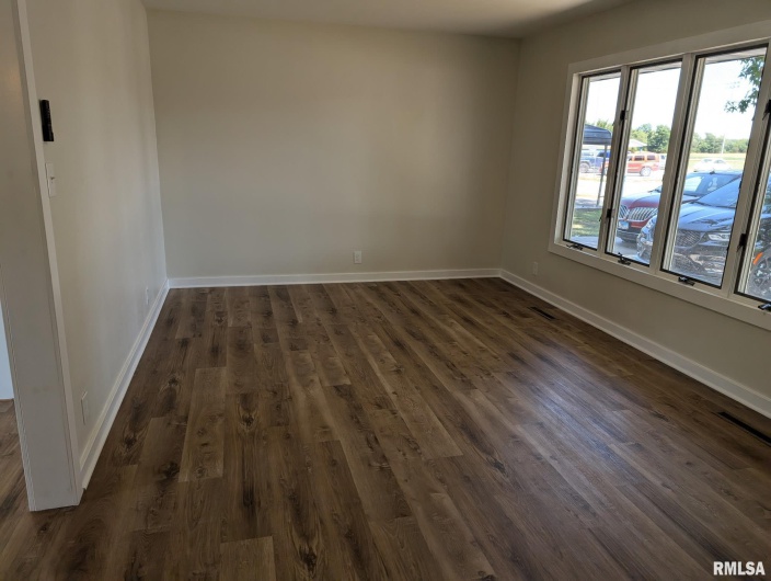 515 6TH Street, Elkville, Illinois 62932, 2 Bedrooms Bedrooms, 0 ,1 BathroomBathrooms,Residential,For Sale,6TH,0,RMAEB459729