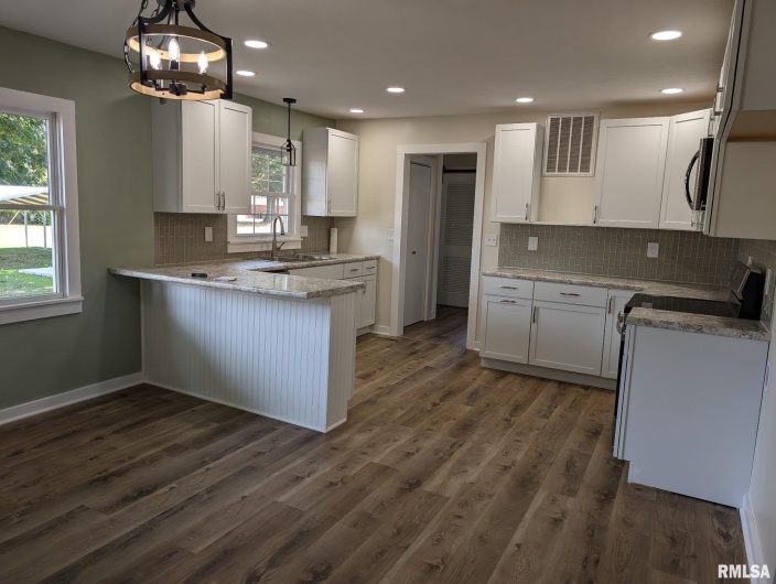 515 6TH Street, Elkville, Illinois 62932, 2 Bedrooms Bedrooms, 0 ,1 BathroomBathrooms,Residential,For Sale,6TH,0,RMAEB459729