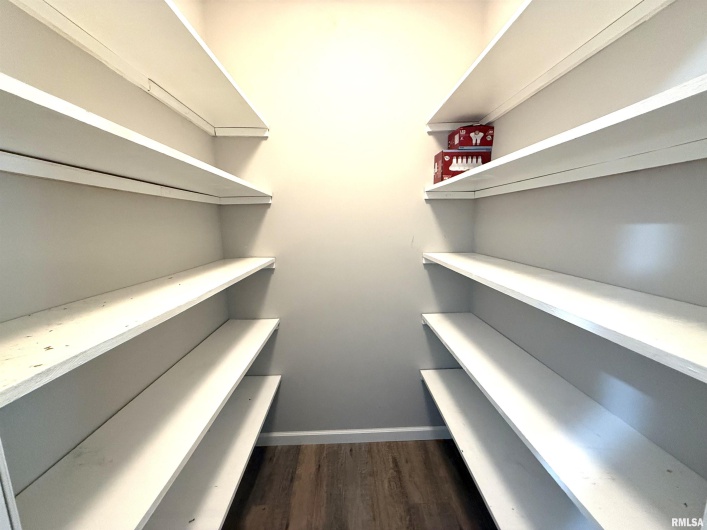 3005 WOODLAWN Place, Marion, Illinois 62959, 3 Bedrooms Bedrooms, 0 ,3 BathroomsBathrooms,Residential,For Sale,WOODLAWN,0,RMAEB458077