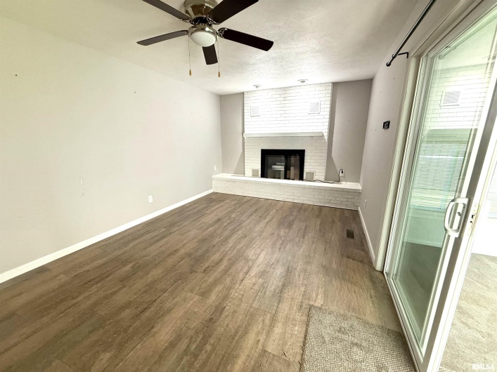 3005 WOODLAWN Place, Marion, Illinois 62959, 3 Bedrooms Bedrooms, 0 ,3 BathroomsBathrooms,Residential,For Sale,WOODLAWN,0,RMAEB458077